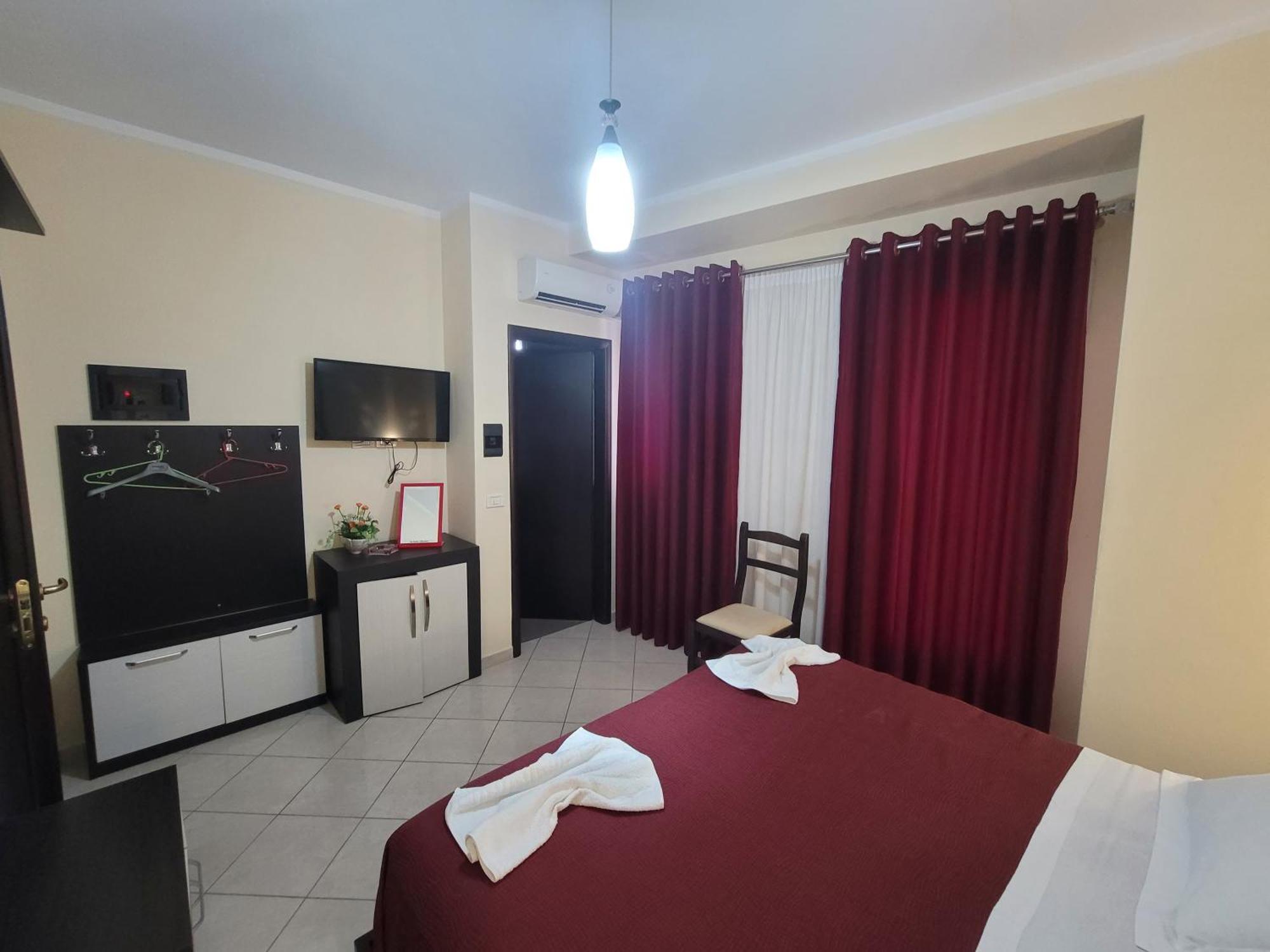 Haris Hotel Vlora Kültér fotó