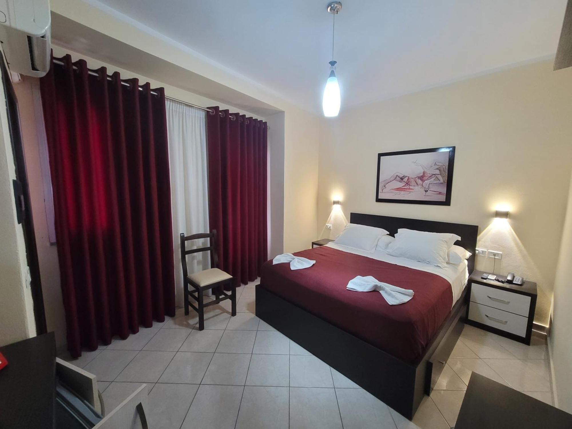 Haris Hotel Vlora Kültér fotó