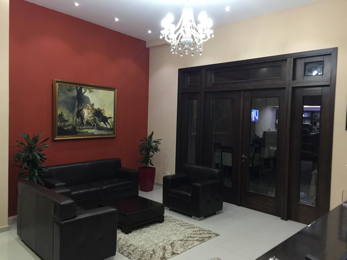Haris Hotel Vlora Kültér fotó