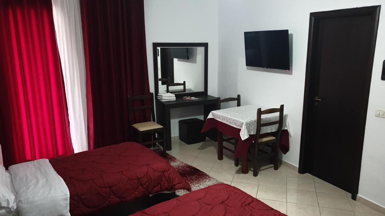 Haris Hotel Vlora Kültér fotó